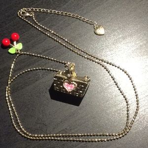 Pendant-necklace